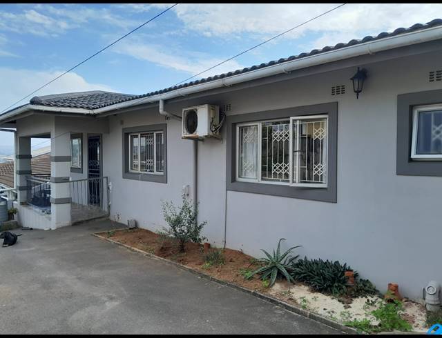 3 BEDROOM SIMPLEX FOR SALE IN BLUFF
